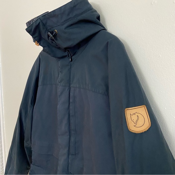 FJALLRAVEN Barents Parka - Men’s Large - Navy Blue - Picture 7 of 16